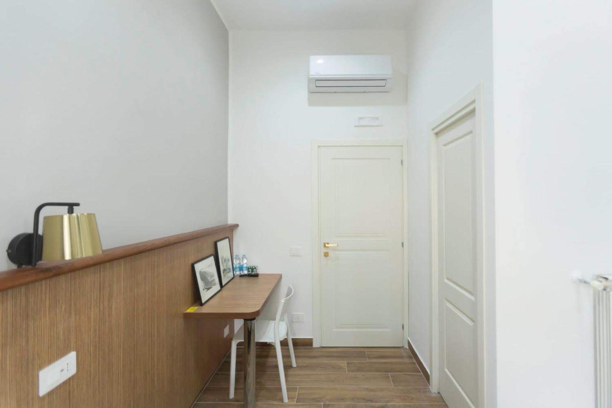 Affittacamere Vomero House 2*