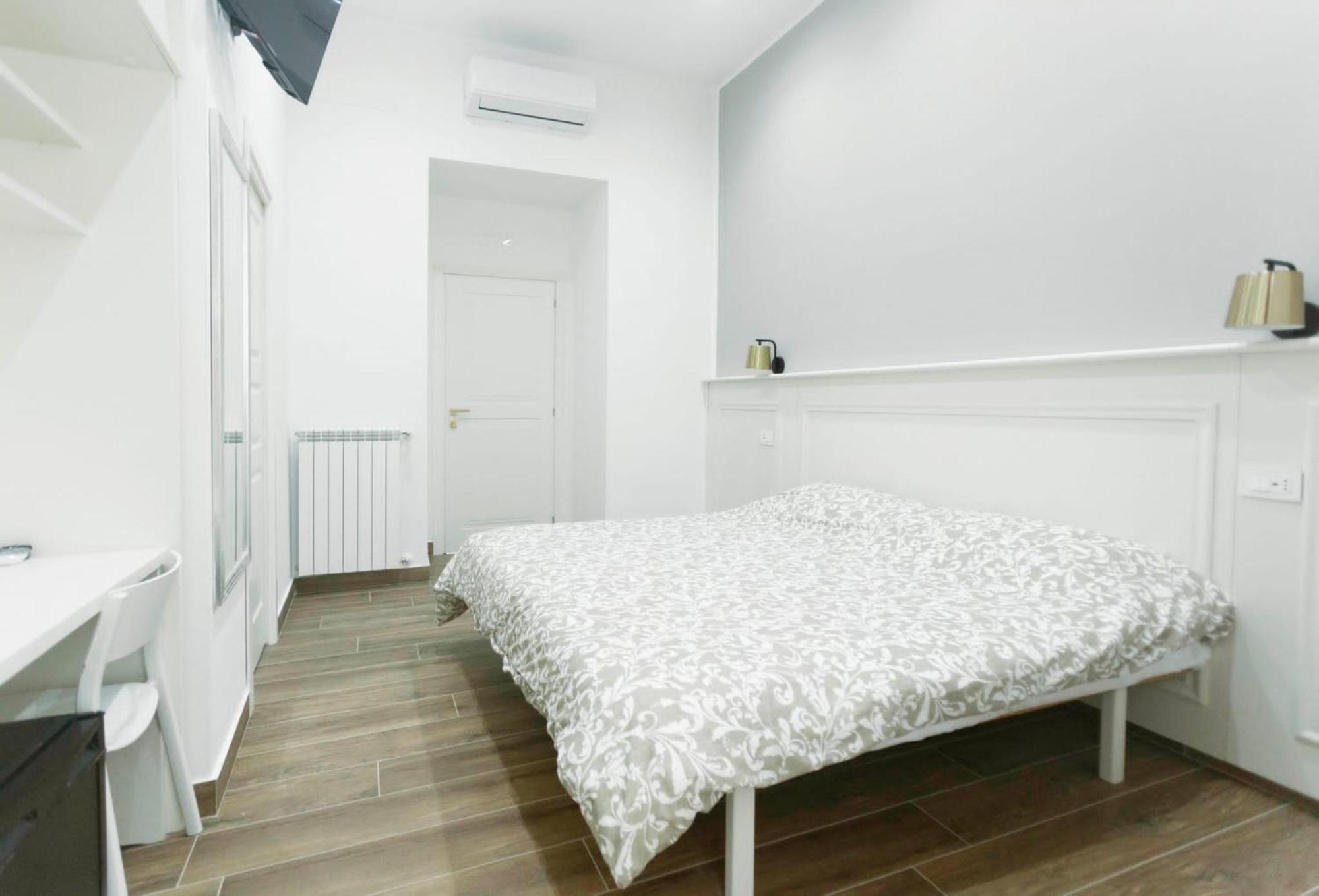 Vomero House Guest house